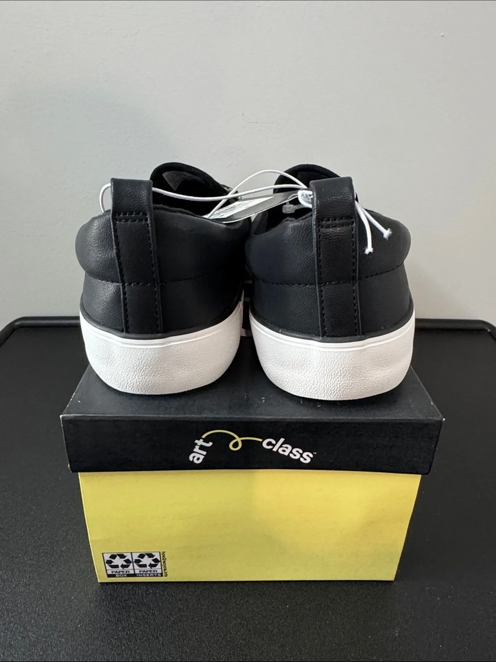 art class Black Slip-On Hanna Sneakers with Studs Youth Girls Size 5 New NWT NIB
